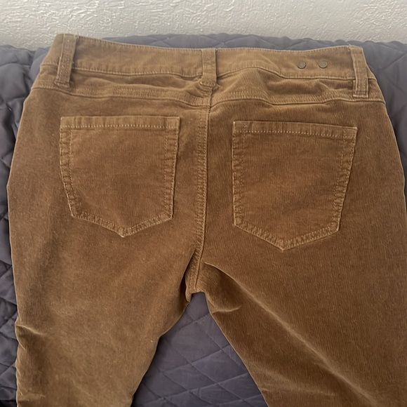 Cabi Corduroy Jeans - Picture 5 of 5